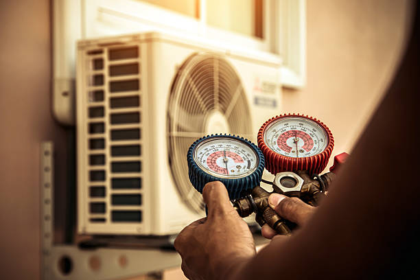 Professional Hvac technician working in Dolliver, IA